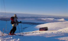 230x138-cairngorms-mountain-ski-area-skier